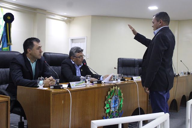 Câmara Municipal de São Miguel Do Tapuio-Pi dá posse ao prefeito interino Julieta